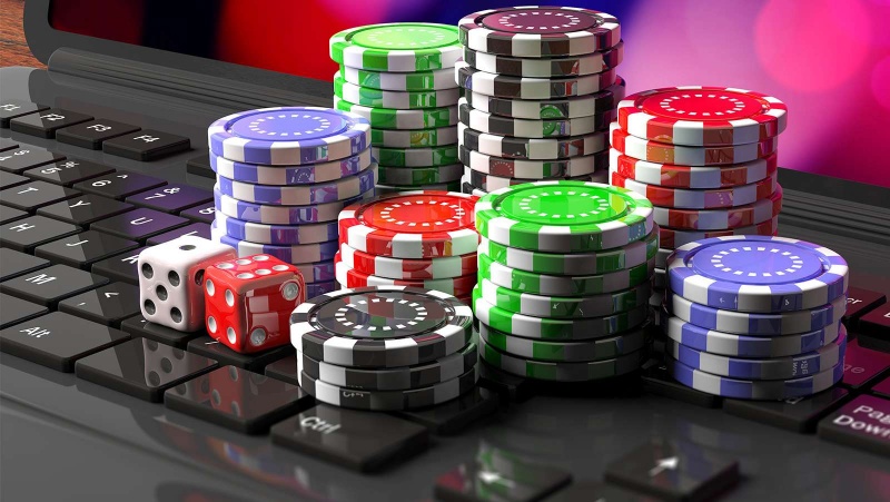 Khi tham gia cá cược casino tại AE888, người chơi sẽ có hướng dẫn viên hỗ trợ để đạt tỷ lệ thắng tốt nhất.